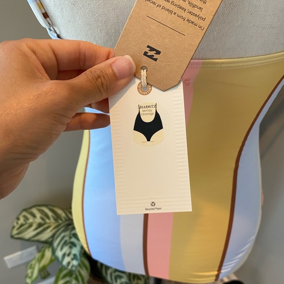 ✨Billabong (NWT) Feeling Sunny One Piece Swim M✨ - Picture 5 of 8